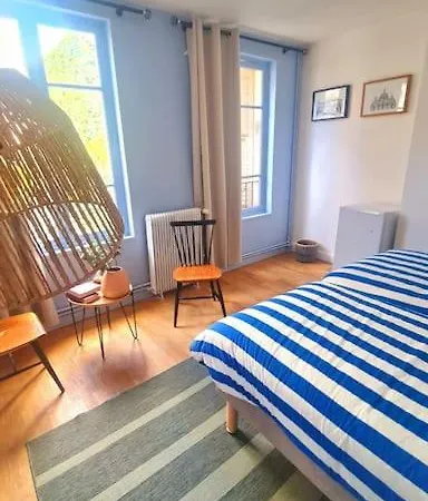 Superbe Maison Près Du Sacré Cœur Alloggio in famiglia *